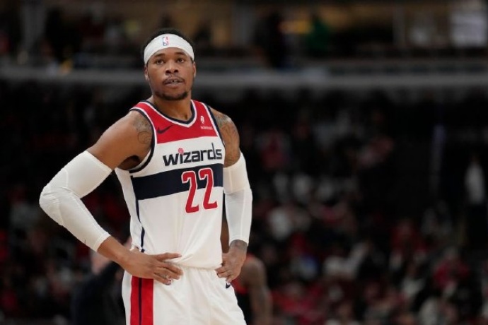 霍姆斯与费内巴切洽谈,欧洲豪门为他开270万年薪 霍姆斯与费内巴切洽谈,欧洲豪门为他开270万年薪